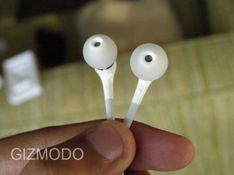 Illustration for article titled Lightning Review: New Apple In-Ear Headphones